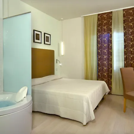 Domus Adriani بيت ضيافة 4*