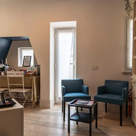 Domus Adriani Πανσιόν