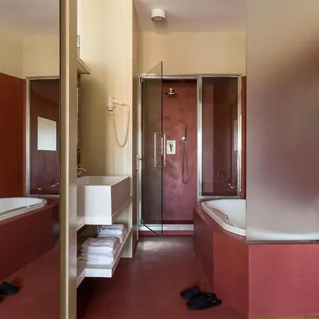 Domus Adriani 4*